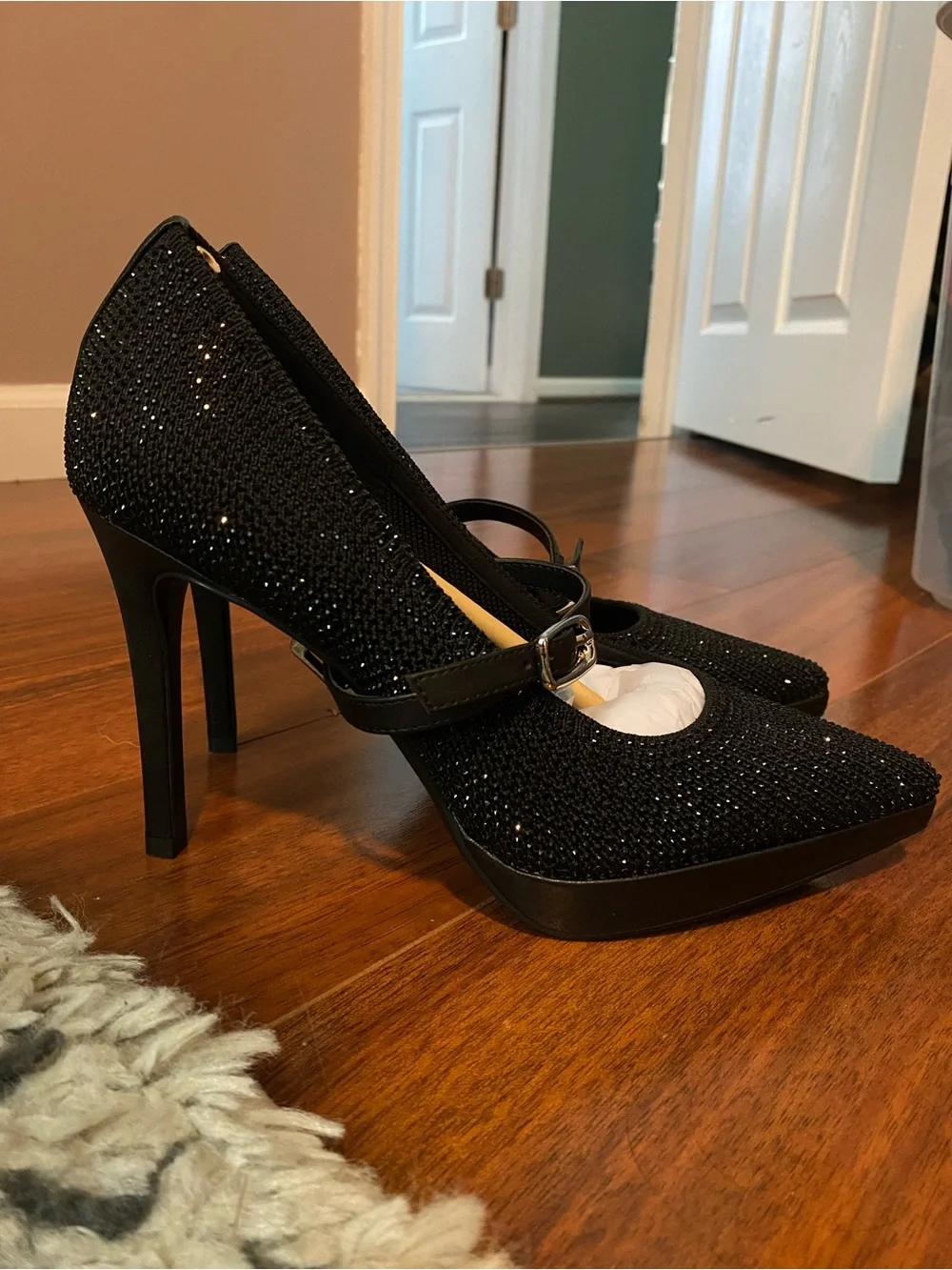 StyleFlex Pointed Toe Heeled Platform Pump